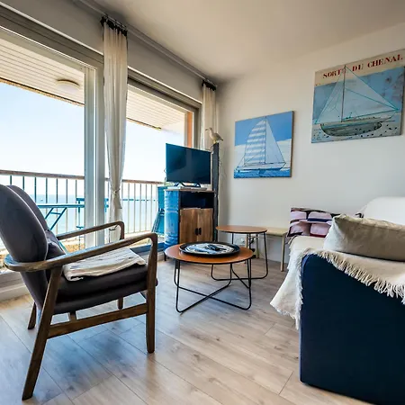 3* Face A La Avec Balcon Et Cuisine Equipee - Fr-1-197-587