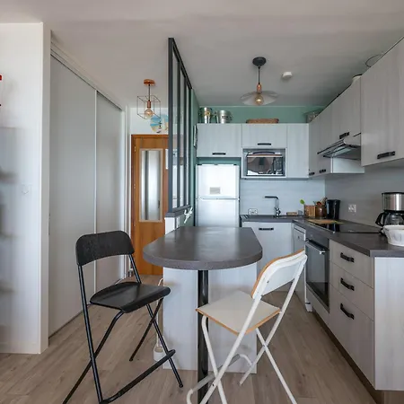 Apartmán 3* Face A La Avec Balcon Et Cuisine Equipee - Fr-1-197-587 *