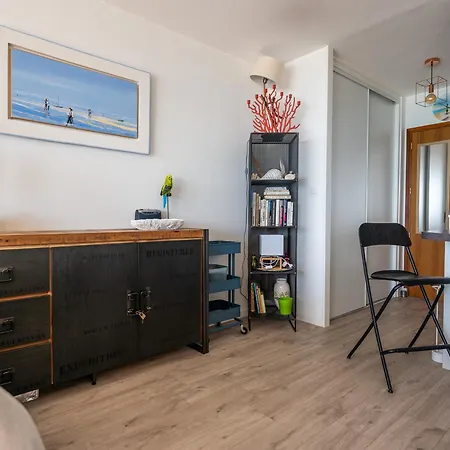 3* Face A La Avec Balcon Et Cuisine Equipee - Fr-1-197-587 *