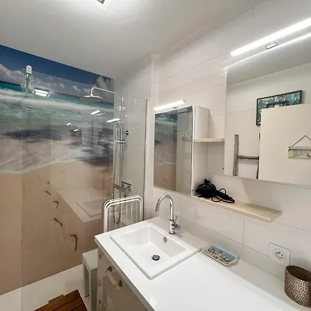 Apartmán 3* Face A La Avec Balcon Et Cuisine Equipee - Fr-1-197-587