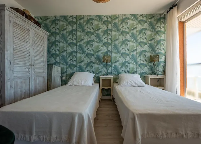 3* Face A La Avec Balcon Et Cuisine Equipee - Fr-1-197-587