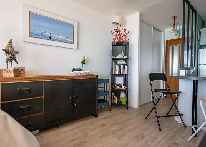 3* Face A La Avec Balcon Et Cuisine Equipee - Fr-1-197-587 *