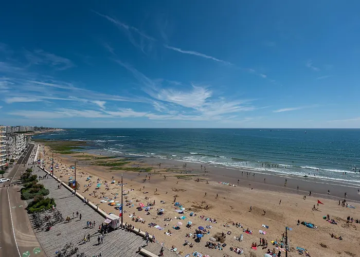 3* Face A La Avec Balcon Et Cuisine Equipee - Fr-1-197-587 * 莱萨布勒-多洛讷